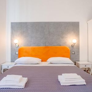 Camera grande con letto king size